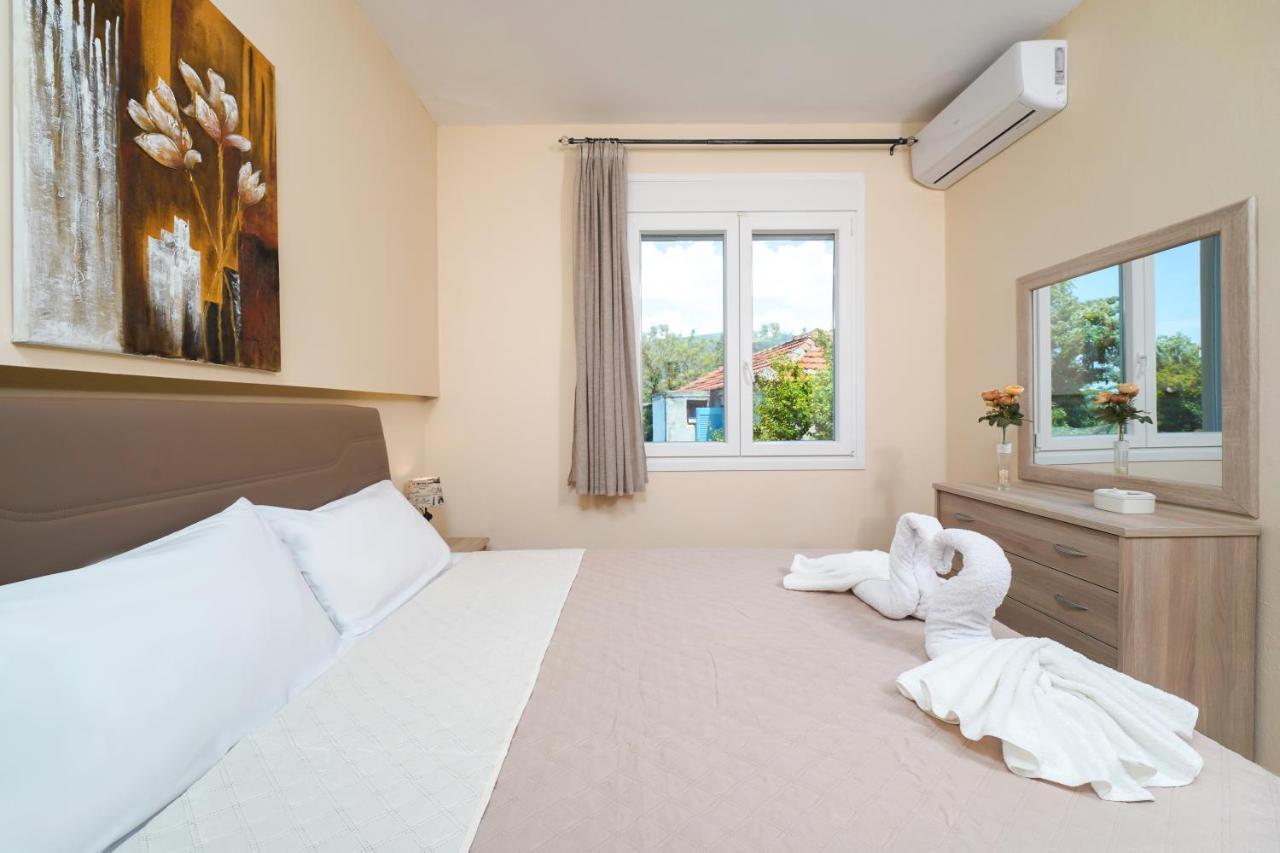 Theodore Apartments Skála Marión Extérieur photo